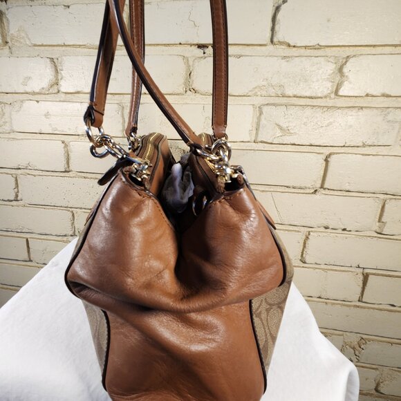 Euc Coach Signature C's Khaki Peyton Shoulder Bag Handbag Purse - Picture 8 of 14